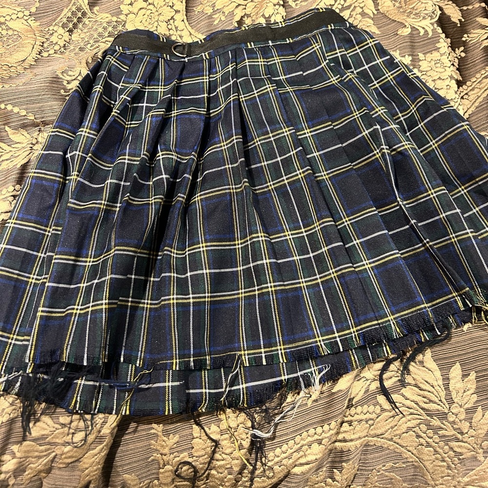Black/blue/yellow/white medium skirt